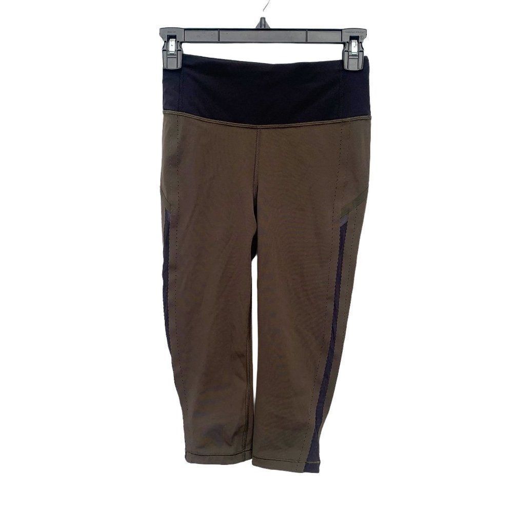 Lululemon Size 2 Olive Green Smooth Stride Cropped Crop Workout Leggings